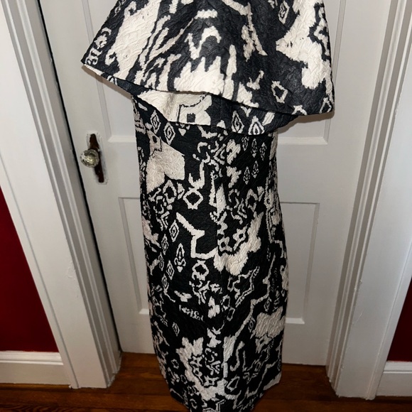 Womens Elegant Black and Cream Patterned Dress NWT size 6 - Picture 2 of 11